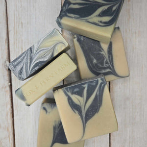Tea Tree & Charcoal